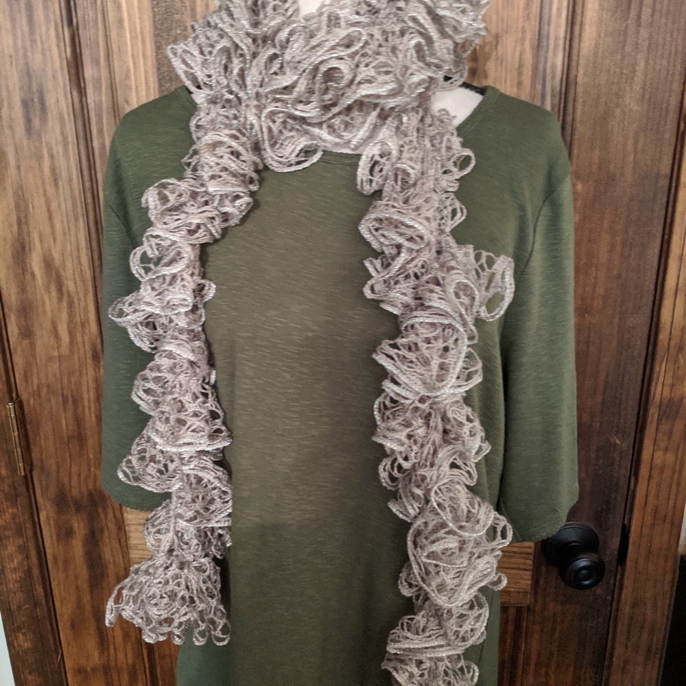 Ruffle Scarves - Picture 5 of 11